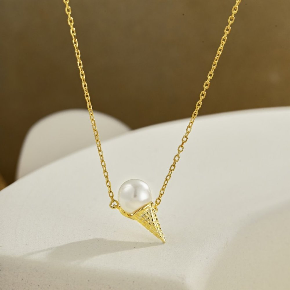 Scoops of Pearls Necklace